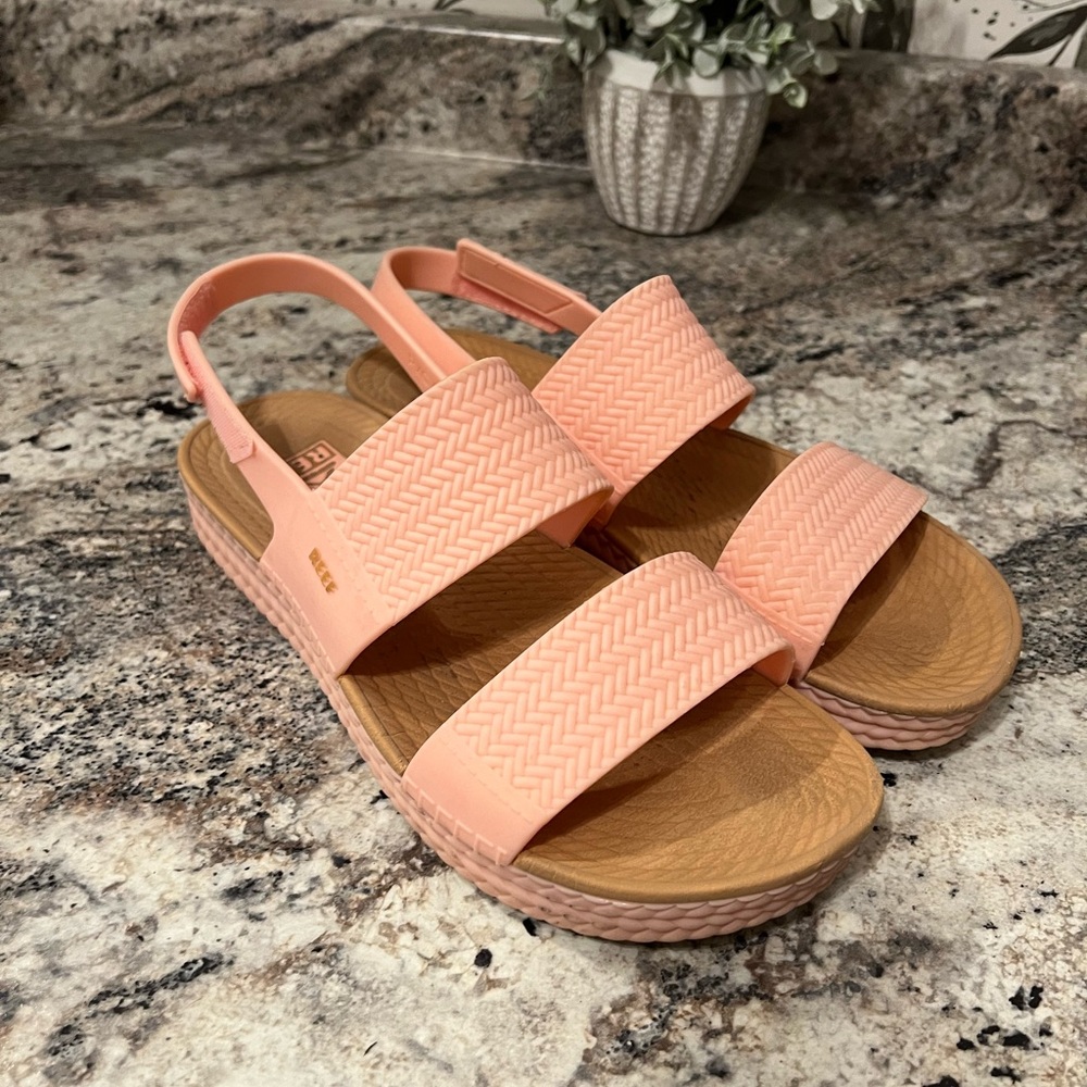Reef Women's Pink Sandals